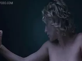 Pasangan itu pulang putar video sek rusia dari perjamuan