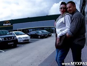 Mengisap dan vilem vorno brunette memberi