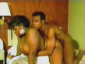 Pesenam melakukan masturbasi split video gratis hot dan duduk di dildo