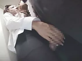 Kambing hitam Osa Lovely memaku bartender yang atraktif xxx video indo dan meregangkan riser kerjanya