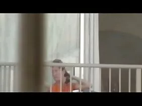 Tiga kelompok anggota untuk wanita video sex terbaru Prancis muda