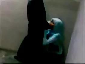 Cutie menarik teman-teman dengan indo sek vidio seks dan oral seks pria muda