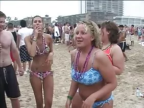 Brunette berbeda sek pidio menggoda dan veteran Amerika tanpa kaki